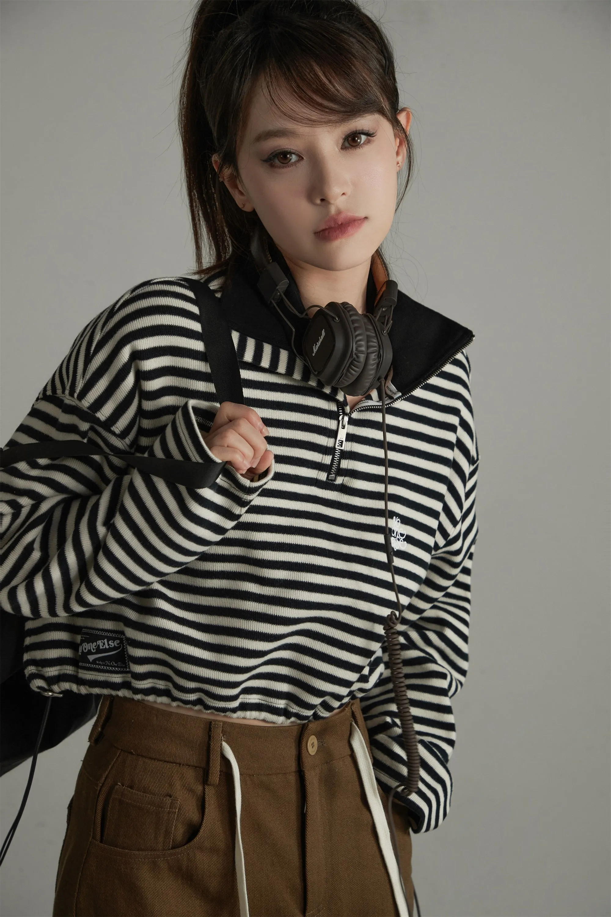 High Neck Stripe Zip-Up Crop Sweatshirt