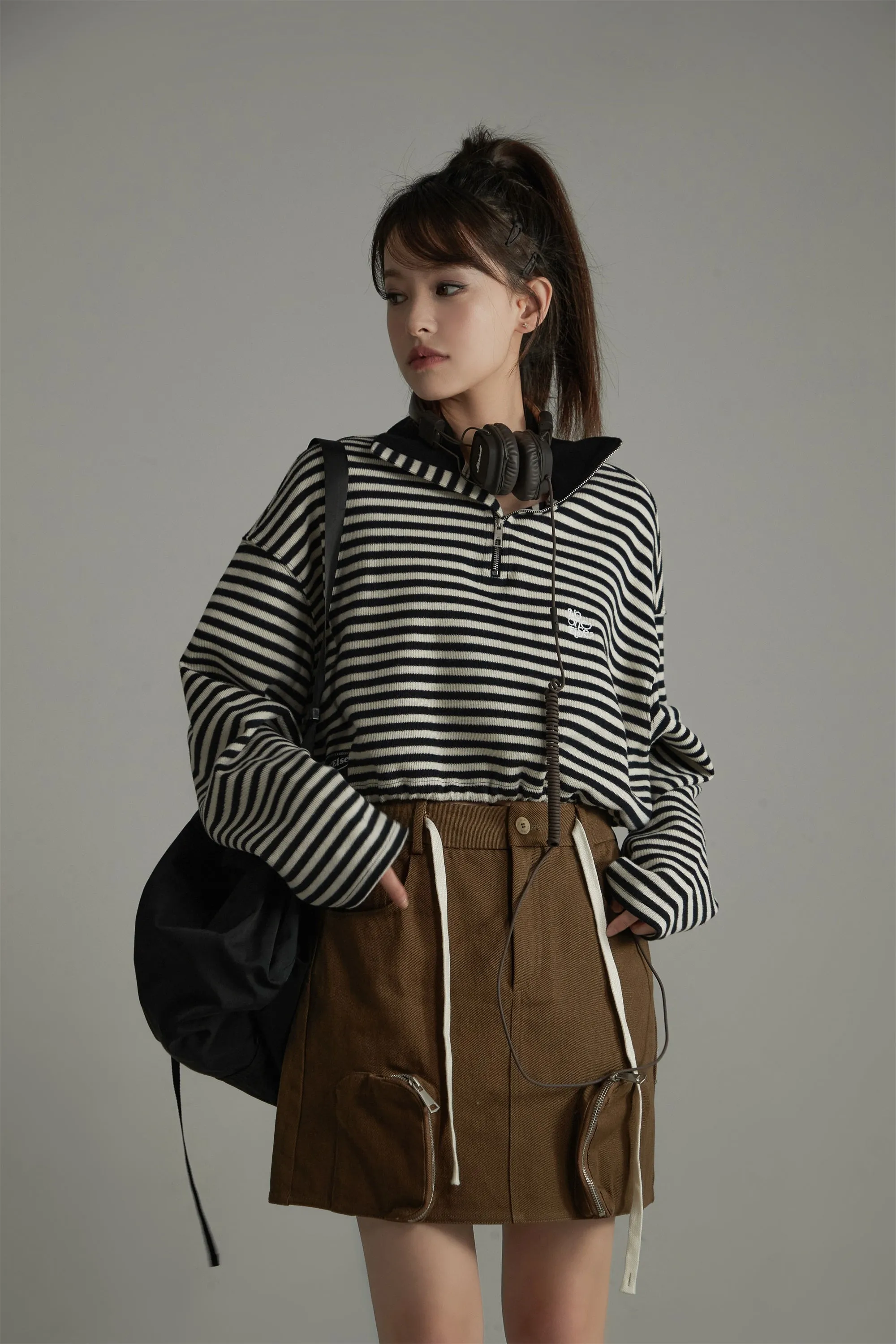 High Neck Stripe Zip-Up Crop Sweatshirt