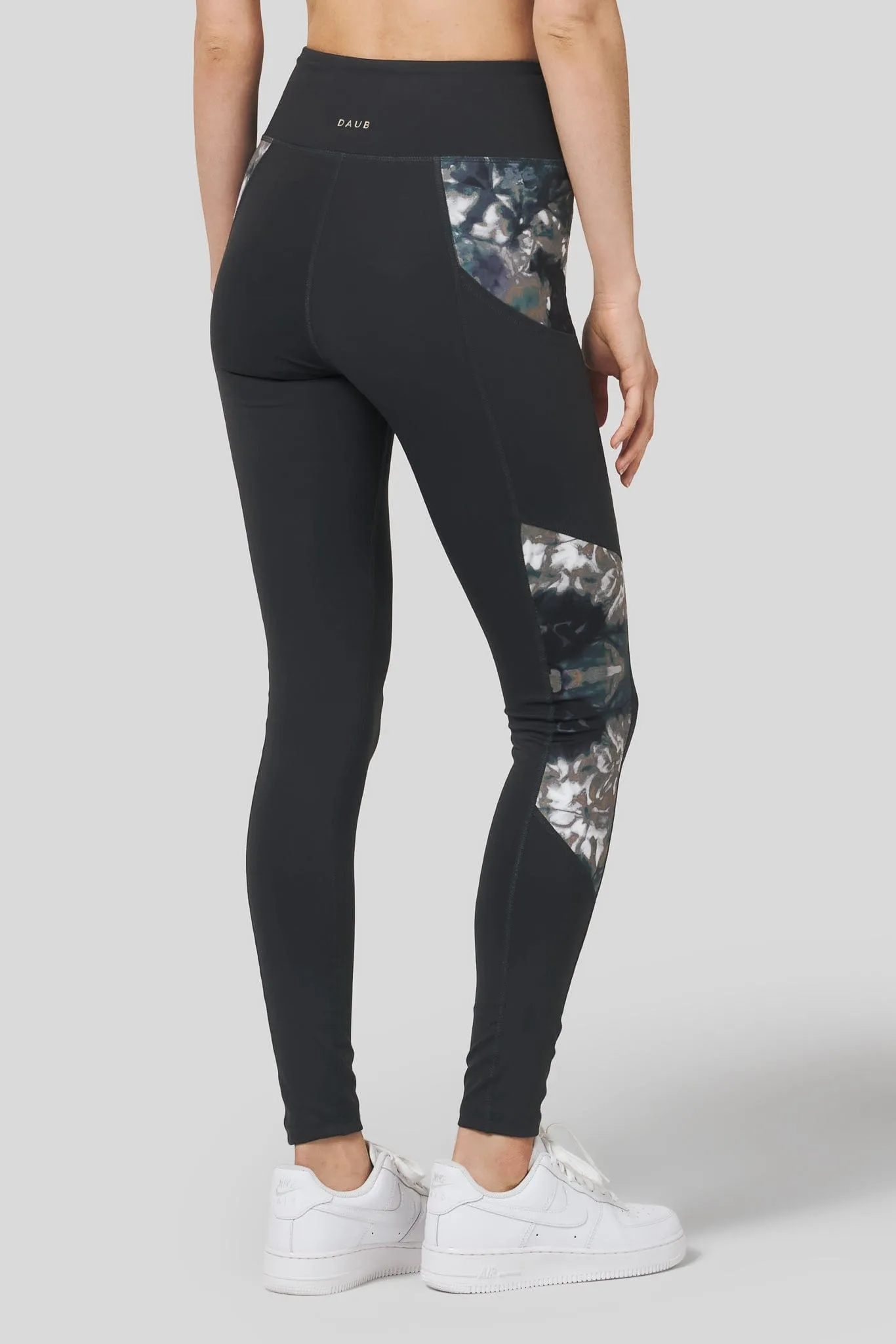 Pocket Legging in Charcoal   Eden